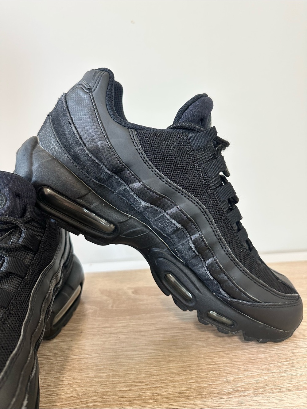 Nike Air Max 95 Essential Triple Black CI3705-001 Men's Size 10 - Picture 3 of 10